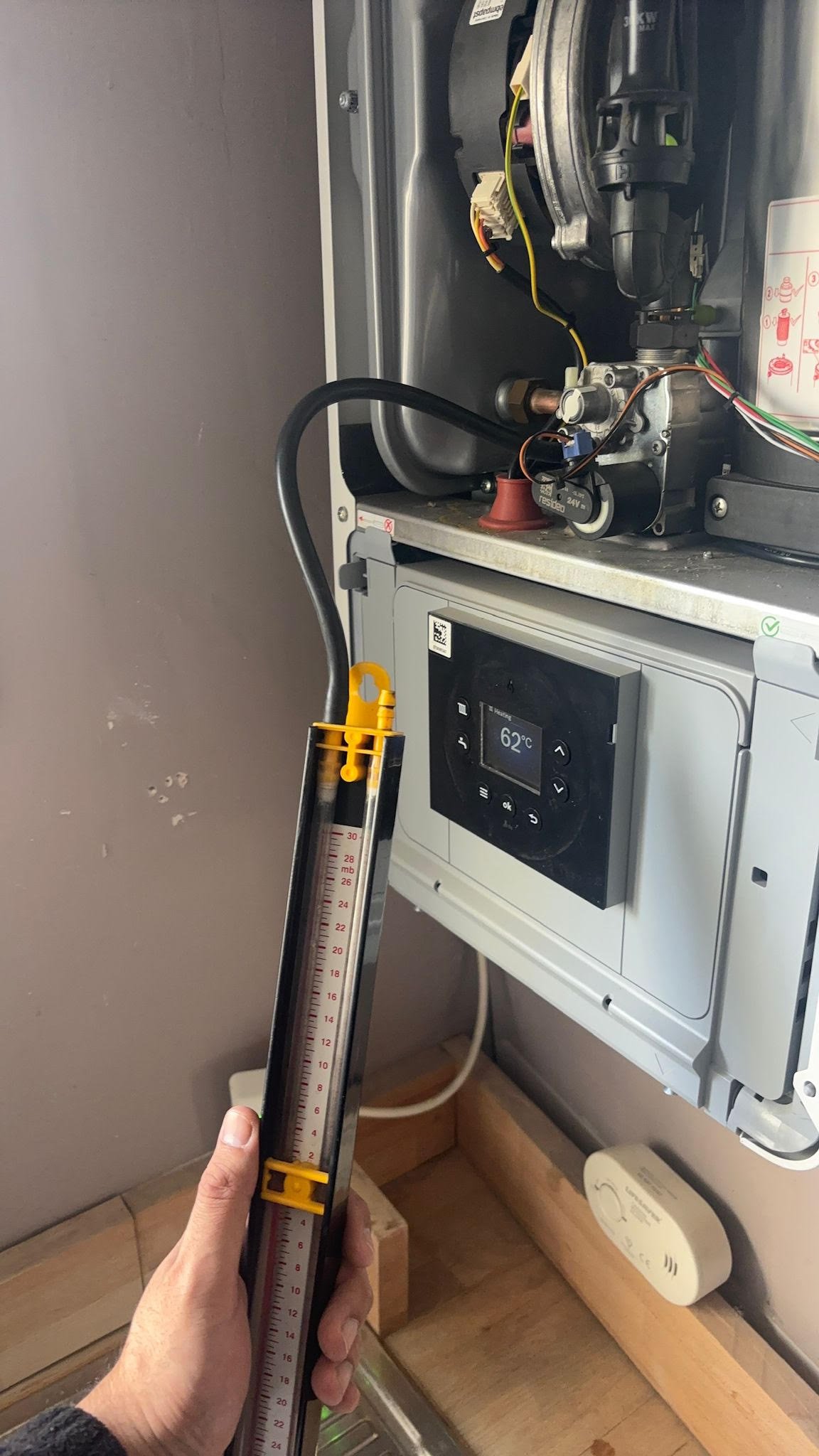 Gas pressure check